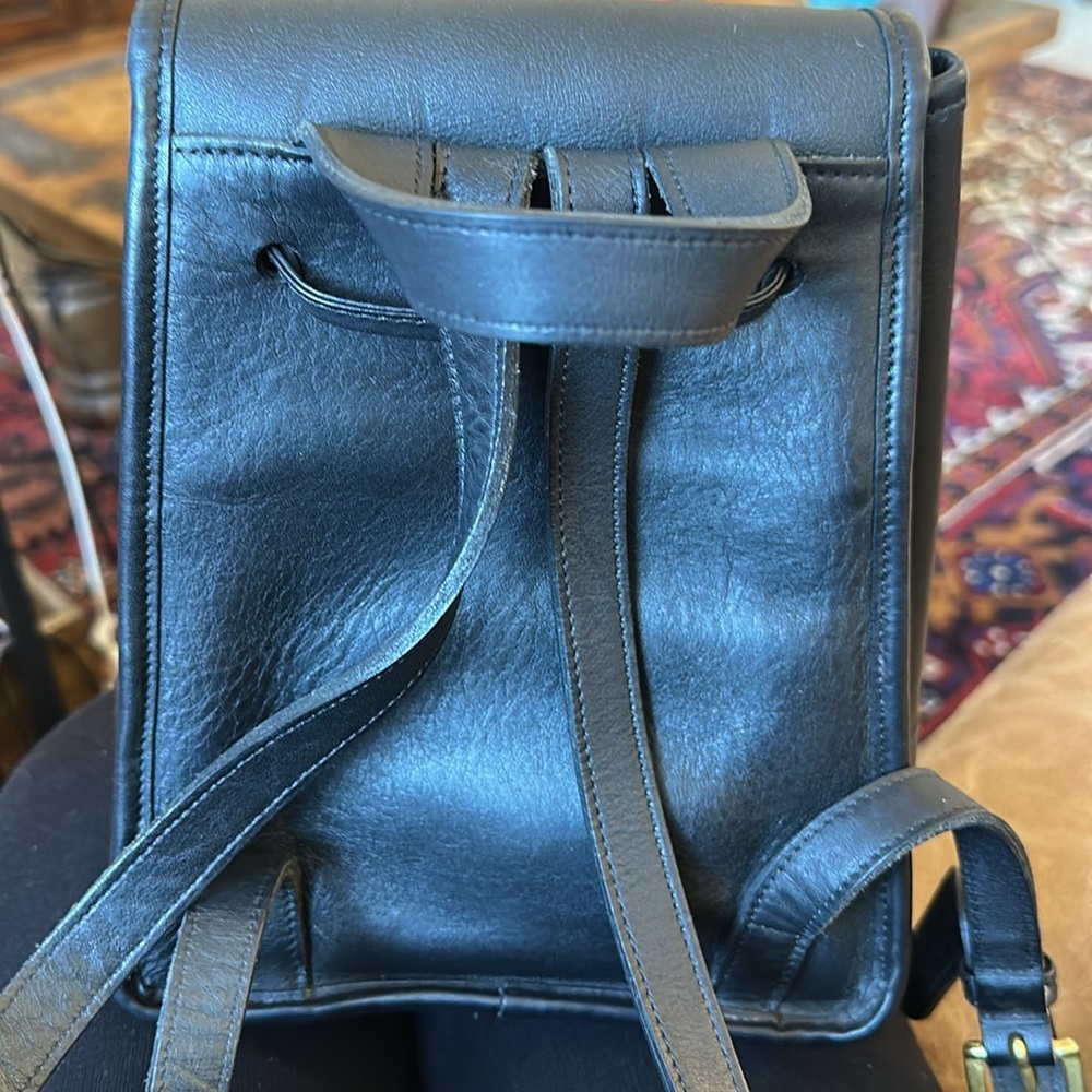Vintage Authentic Black Leather Classic Coach Small Daypack - Picture 5 of 5